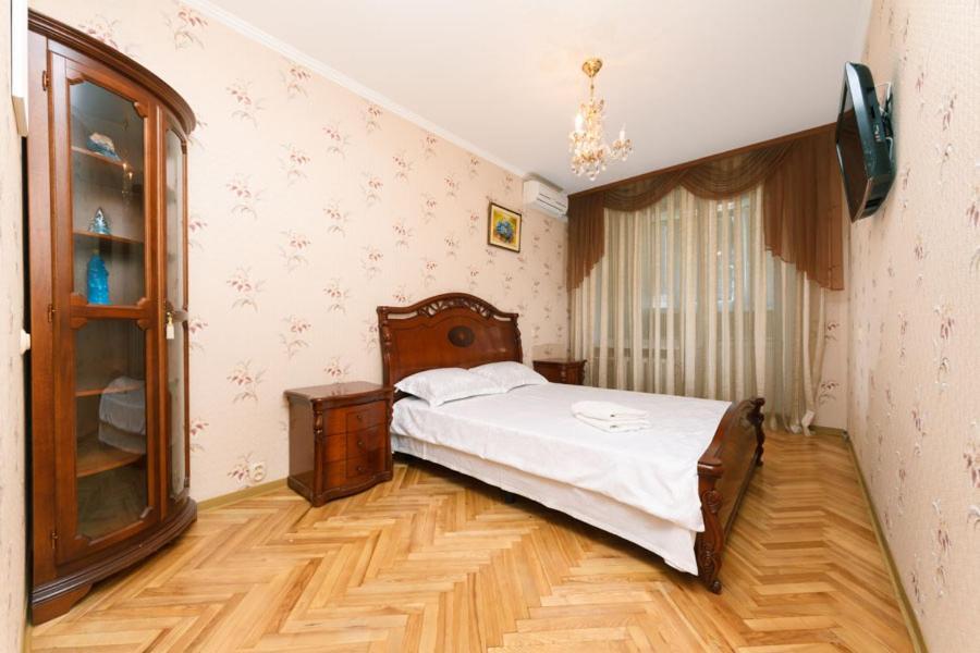 Apartment On Volodymirska 73 Street Kiev Luaran gambar